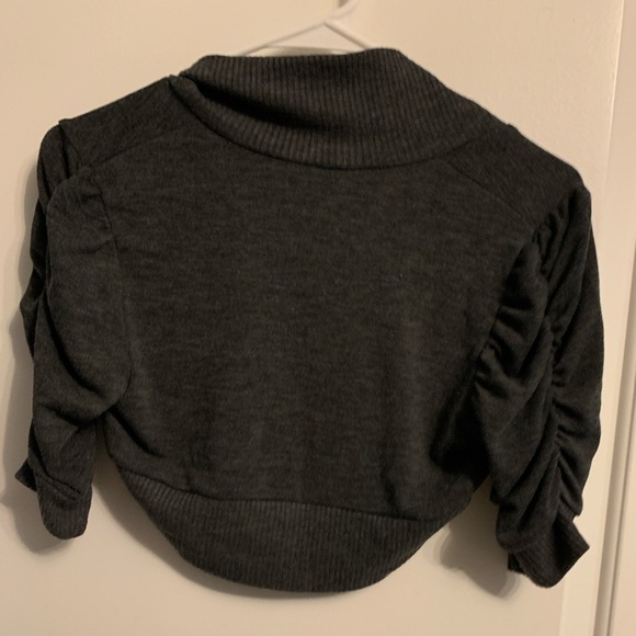 Large Short Grey Cardigan by M.M., ruched quarter sleeves - Picture 2 of 5